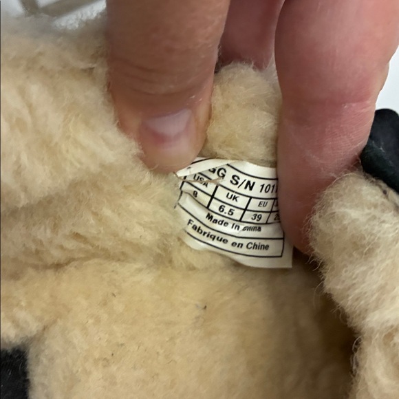 UGG Black Moccasin Slippers with Cream Lining - Picture 4 of 9